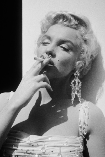 Marilyn Monroe Smoking