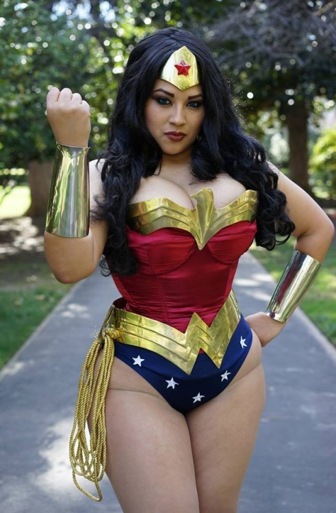 Ivy Doomkitty Wonder Woman Cosplay