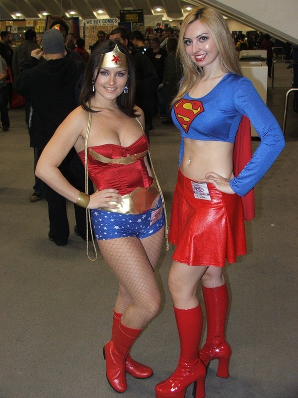 Sexy Supergirl And Wonder Woman Cosplay