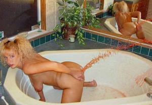 hawt golden-haired girl pooping
